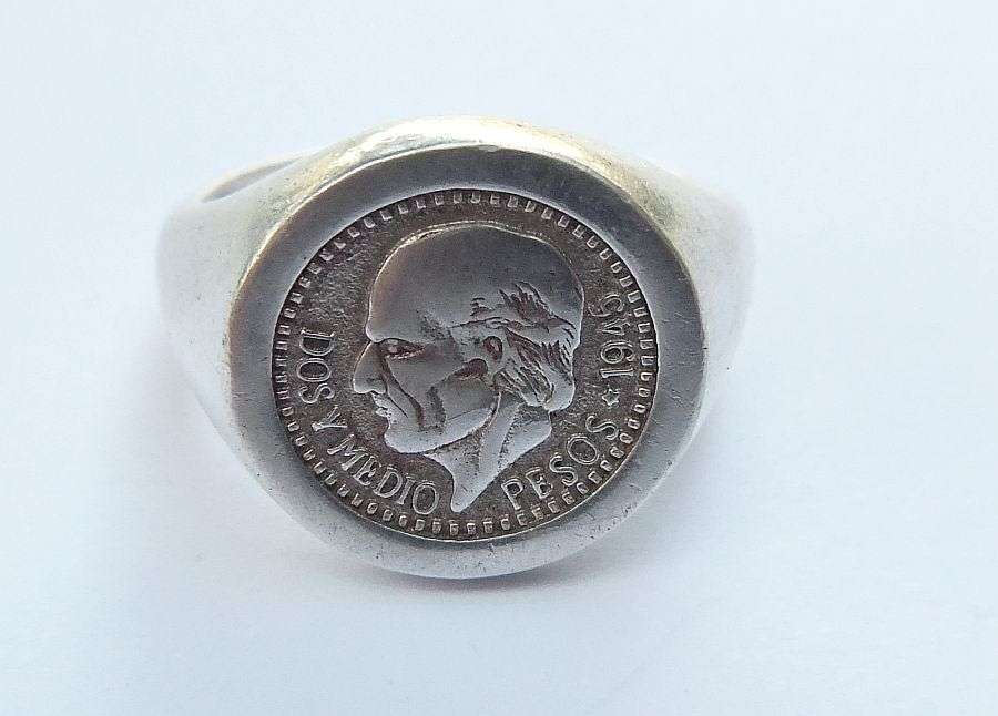 AWESOME FIND !! A SUPER COOL SOLID STERLING SILVER ""COIN"" RING IN GREAT CONDITION !! WOW !!