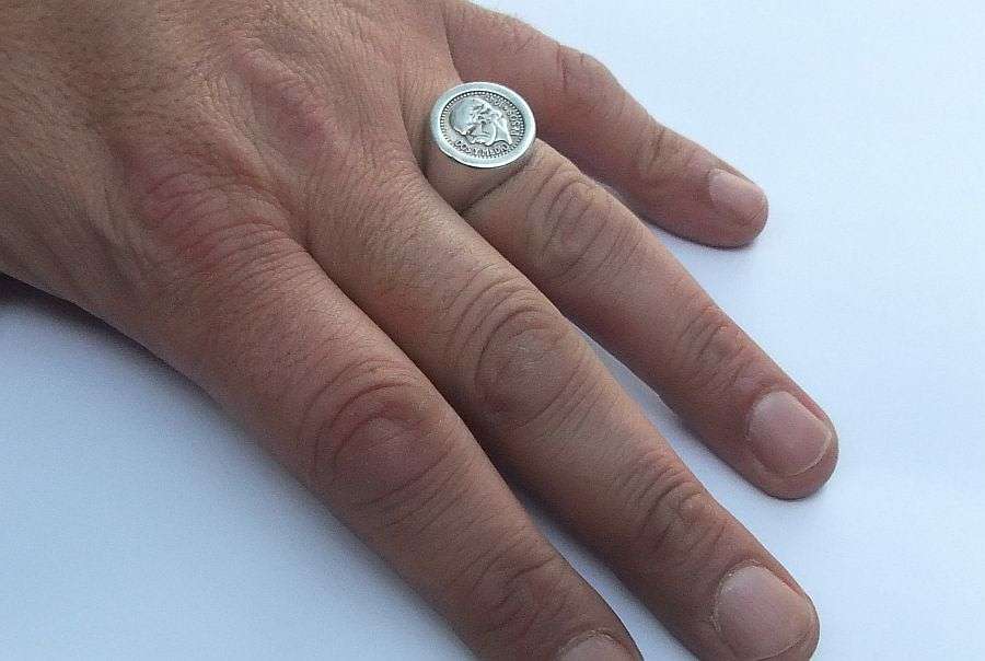 AWESOME FIND !! A SUPER COOL SOLID STERLING SILVER ""COIN"" RING IN GREAT CONDITION !! WOW !!