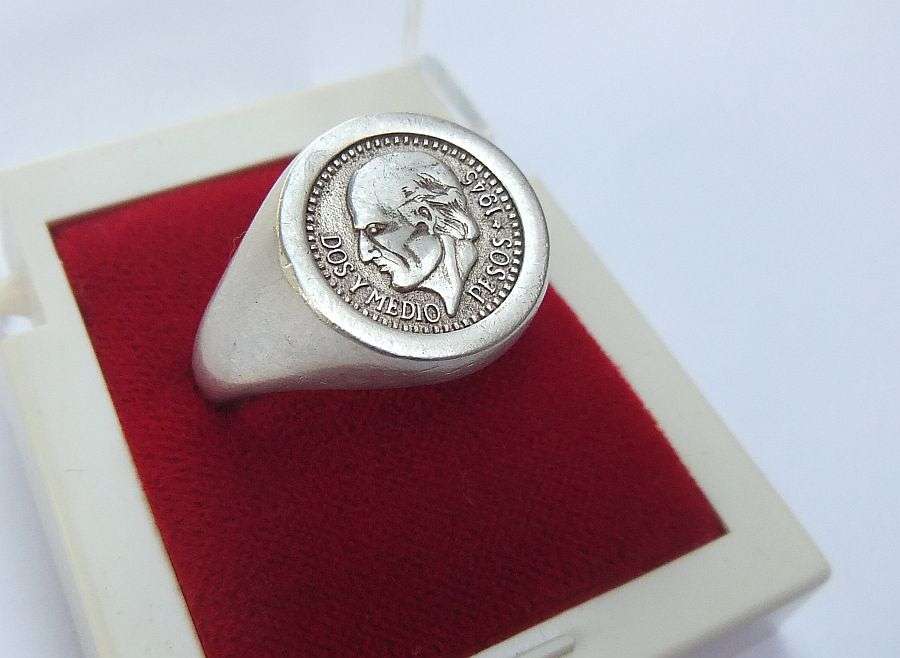 AWESOME FIND !! A SUPER COOL SOLID STERLING SILVER ""COIN"" RING IN GREAT CONDITION !! WOW !!