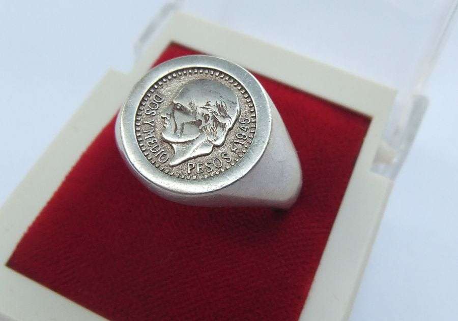 AWESOME FIND !! A SUPER COOL SOLID STERLING SILVER ""COIN"" RING IN GREAT CONDITION !! WOW !!
