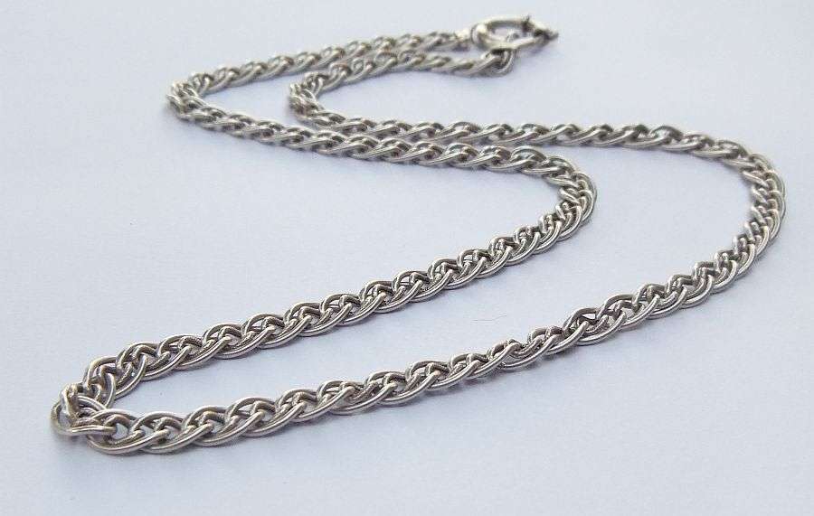 WOW !! A BEAUTIFULLY DESIGNED STRONG LINK SOLID STERLING SILVER NECKLACE !! TAKE A LOOK !! QUALITY