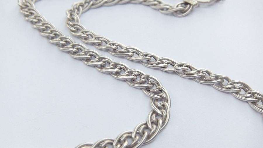 WOW !! A BEAUTIFULLY DESIGNED STRONG LINK SOLID STERLING SILVER NECKLACE !! TAKE A LOOK !! QUALITY