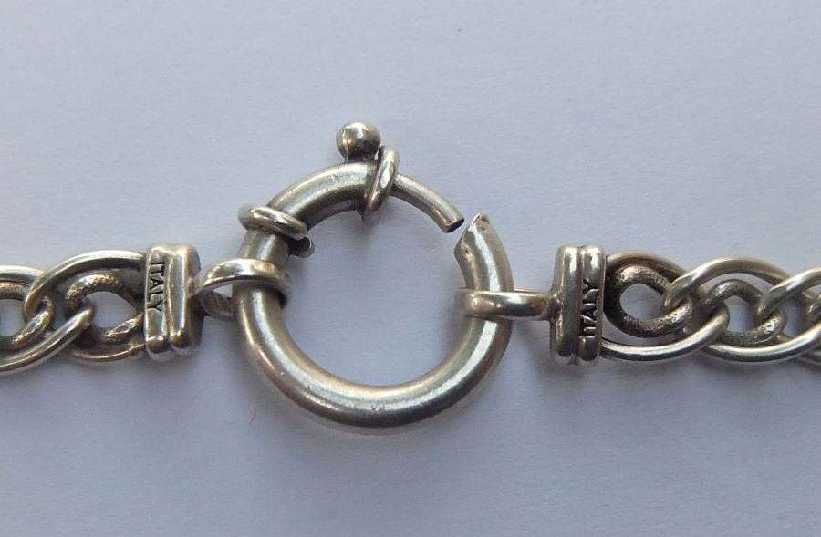 WOW !! A BEAUTIFULLY DESIGNED STRONG LINK SOLID STERLING SILVER NECKLACE !! TAKE A LOOK !! QUALITY