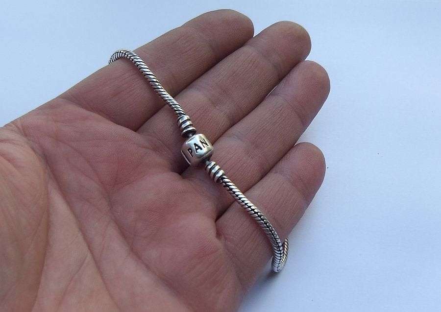 OH WOW !! A GENUINE ""PANDORA"" SOLID STERLING SILVER ANKLET WITH A PANDORA BOX !! HIGH VALUE !!