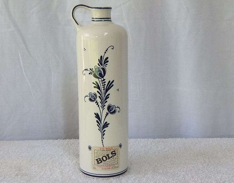 WOW !! A VINTAGE DELFTS BLUE DECANTER WITH 750 ML "BOLS SPIRIT APERITIF " - NEVER OPENED