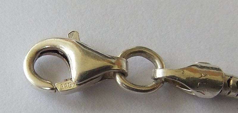 WOW !! VINTAGE SOUTH AFRICAN SILVERSMITH !! A QUALITY SOLID STERLING SILVER ST CHRISTOPHER BRACELET