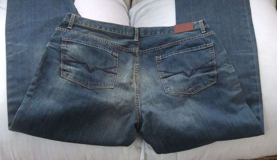 GREAT QUALITY !! A PAIR OF BOOT CUT "ATLAS WASH " GENUINE ""GUESS"" JEANS !! SIZE 38 !! BRAND NEW !!