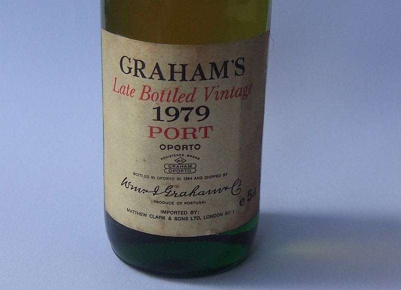 SEALED !! 50 ML VINTAGE MINIATURE !! 20 % ALCOHOL ..."" GRAHAM`S PORT 1979 "" PRODUCED IN PORTUGAL