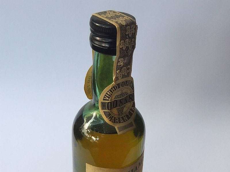SEALED !! 50 ML VINTAGE MINIATURE !! 20 % ALCOHOL ..."" GRAHAM`S PORT 1979 "" PRODUCED IN PORTUGAL
