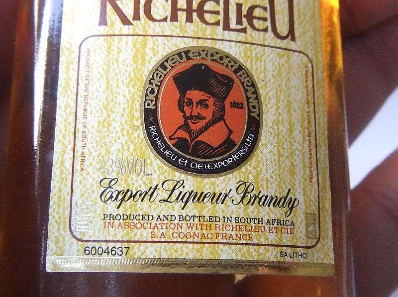 SOUTH AFRICAN !! SEALED !! 50 ML VINTAGE MINIATURE !! 43 % ALCOHOL ...""RICHELIEU"" LIQUEUR BRANDY