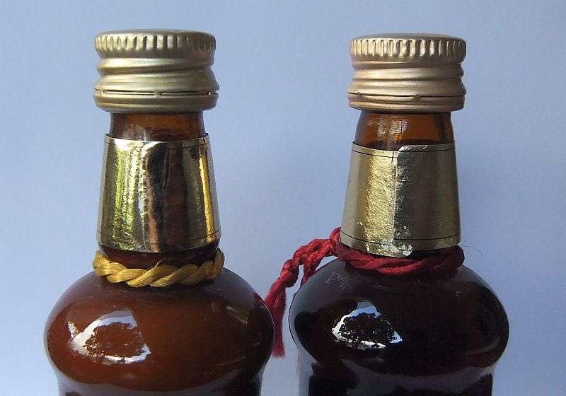 SEALED !! 2 X 50 ML VINTAGE MINIATURE !! 17 % ALCOHOL ...AMARULA CREAM & LIQUEUR !! BID FOR BOTH