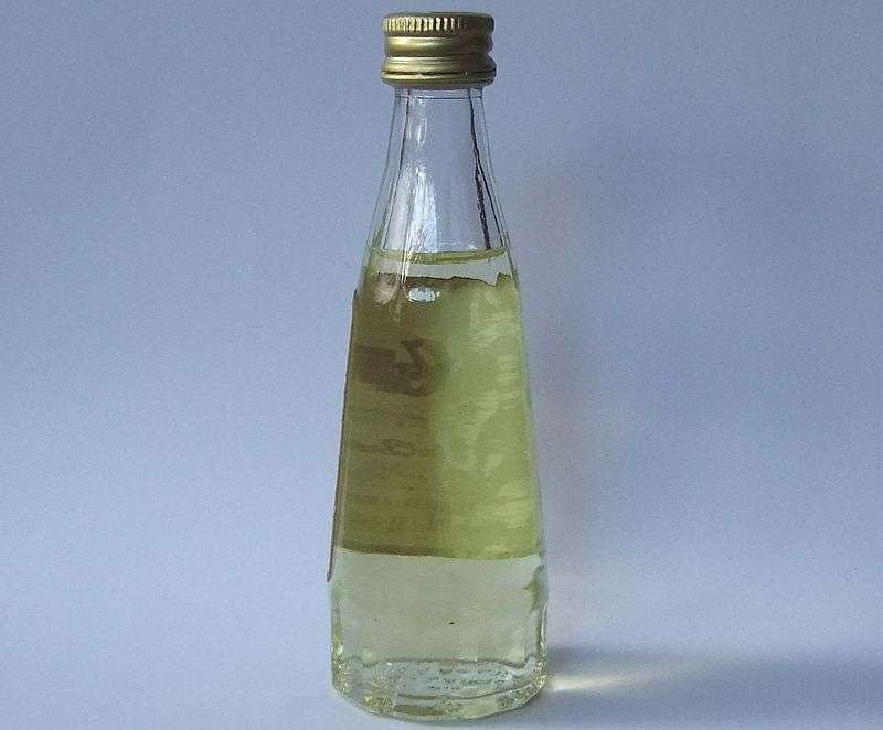 SEALED !! 50 ML VINTAGE MINIATURE !! 35 % ALCOHOL ..."GALLIANO" ITALIAN LIQUEUR