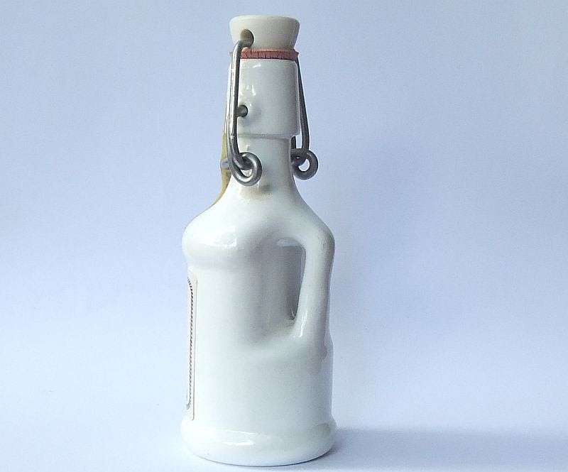 SEALED !! 40 ML VINTAGE MINIATURE !! 32 % ALCOHOL ..." HAFEN KOM " GERMAN LIQUEUR