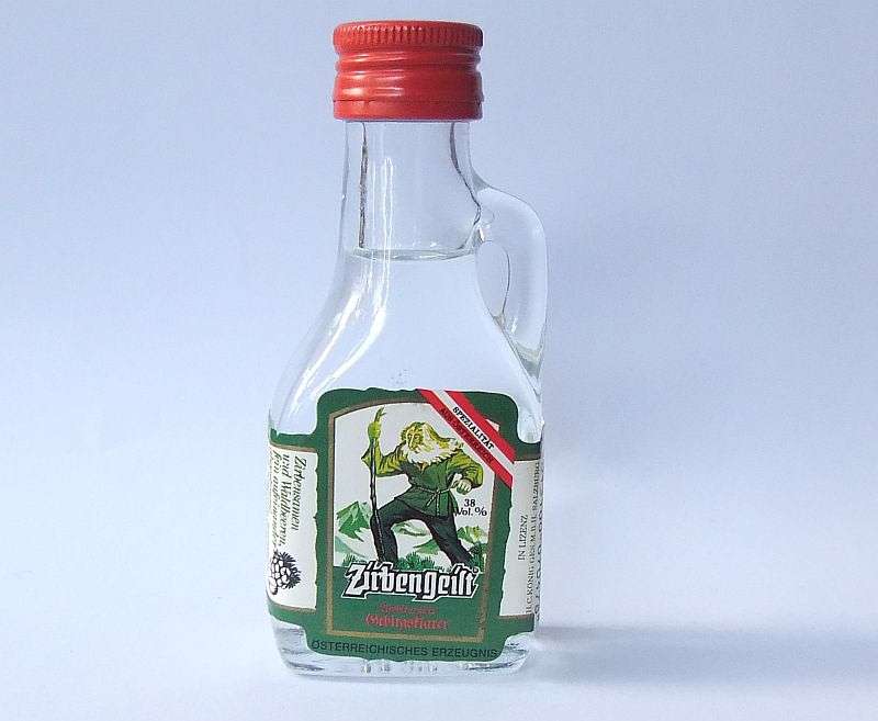 SEALED !! 40 ML VINTAGE MINIATURE !! 38 % ALCOHOL.."ZIRBENGEILT"Swiss stone pine seed herbal extract