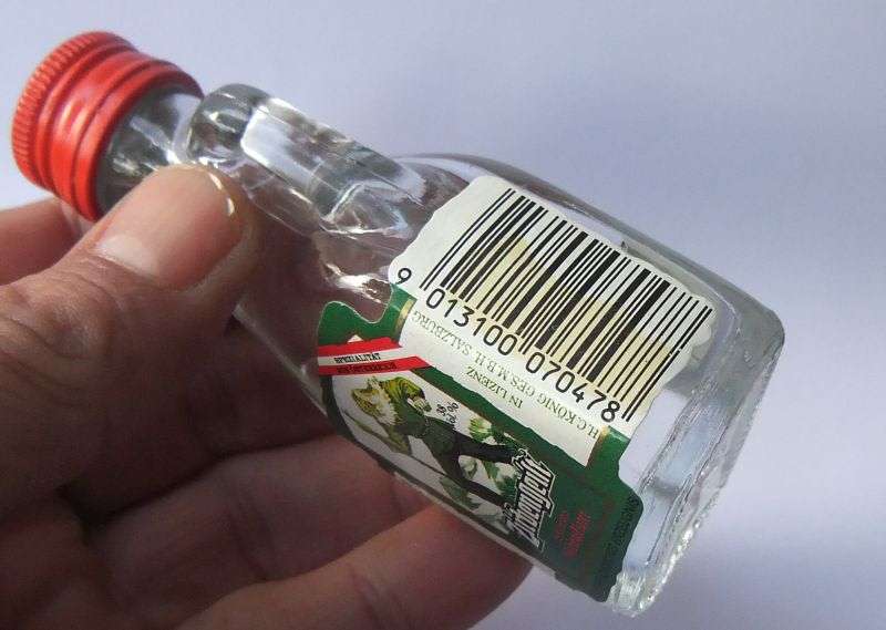 SEALED !! 40 ML VINTAGE MINIATURE !! 38 % ALCOHOL.."ZIRBENGEILT"Swiss stone pine seed herbal extract