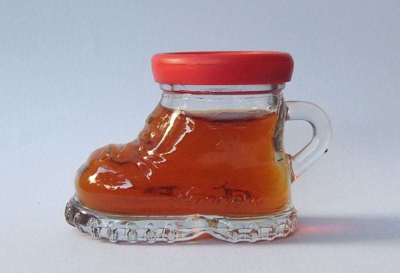 SEALED !! 20 ML VINTAGE MINIATURE !! 22.5 % ALCOHOL ..."NANNERL" CHERRY BRANDY LIQUEUR