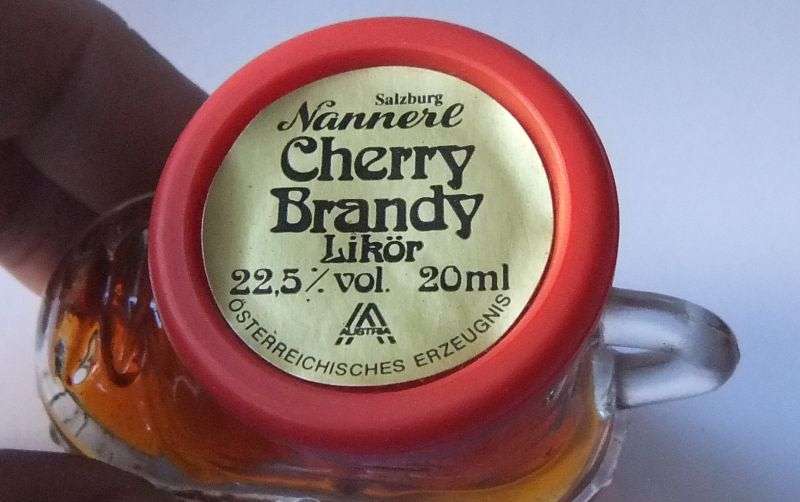 SEALED !! 20 ML VINTAGE MINIATURE !! 22.5 % ALCOHOL ..."NANNERL" CHERRY BRANDY LIQUEUR