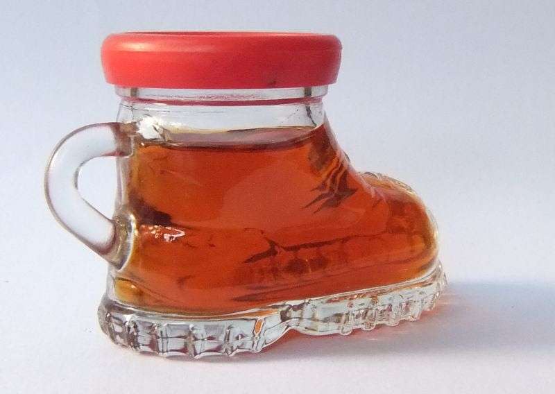 SEALED !! 20 ML VINTAGE MINIATURE !! 22.5 % ALCOHOL ..."NANNERL" CHERRY BRANDY LIQUEUR