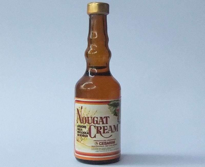 SEALED !! 16 ML VINTAGE MINIATURE !! UNKNOWN % ALCOHOL ..."NOUGAT CREAM" ITALIAN