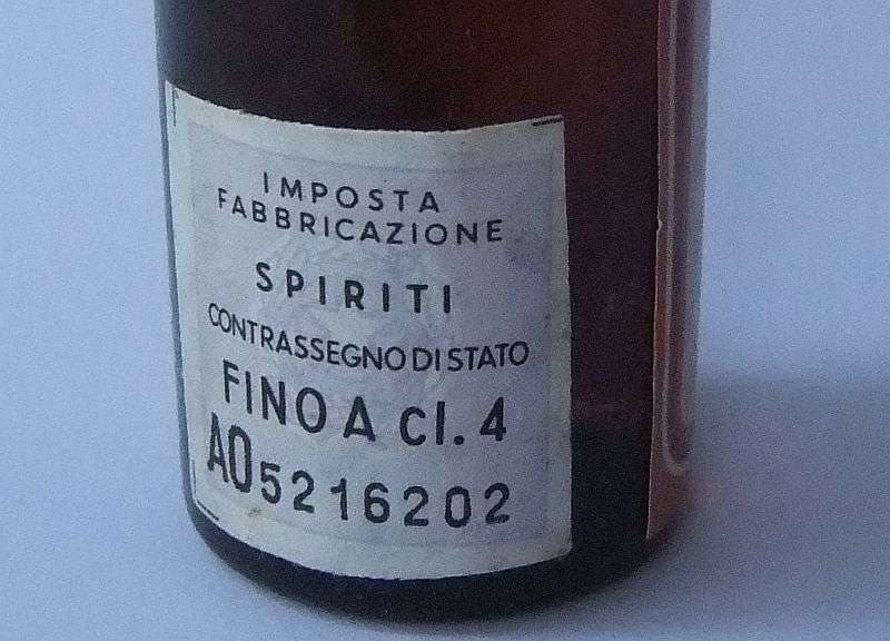 SEALED !! 16 ML VINTAGE MINIATURE !! UNKNOWN % ALCOHOL ..."NOUGAT CREAM" ITALIAN