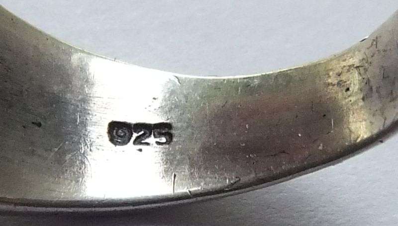 A UNIQUE SOLID STERLING SILVER RING WITH PLACE FOR MARCASITE MAYBE ? MUST HAVE !! FREE COMBINING !!