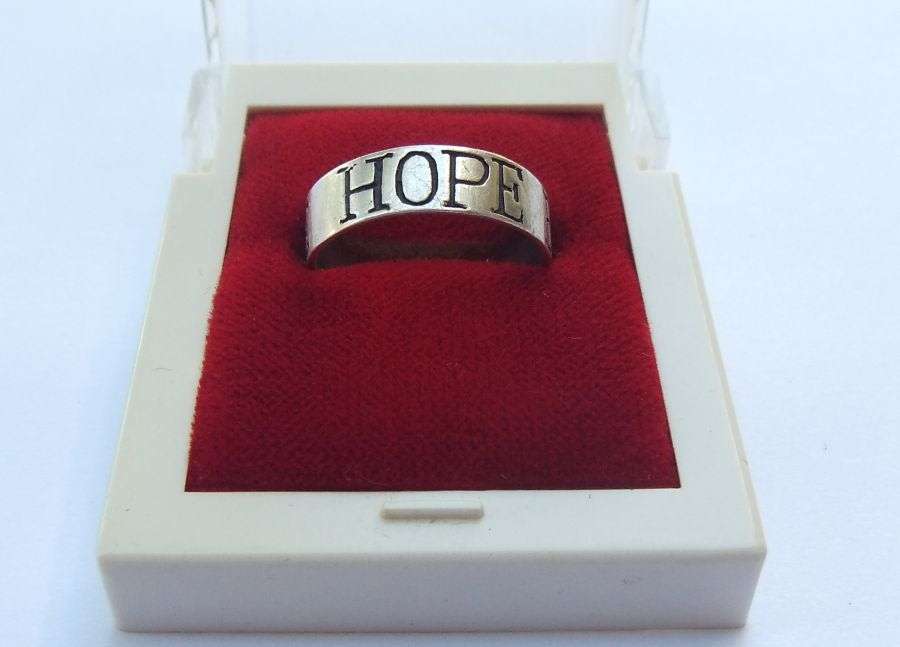 LOVE !! HOPE !! FAITH !! A GOOD QUALITY SOLID STERLING SILVER RING OF VIRTUES !! FREE COMBINING !!