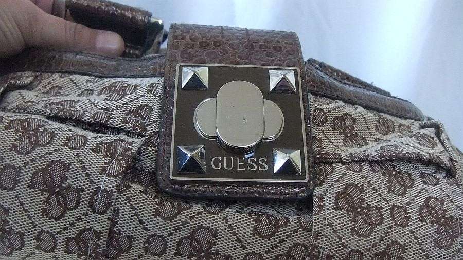 WOW !! A SUPERB QUALITY ORIGINAL "" GUESS "" HANDBAG IN EXCELLENT CONDITION !! LOVE IT !!