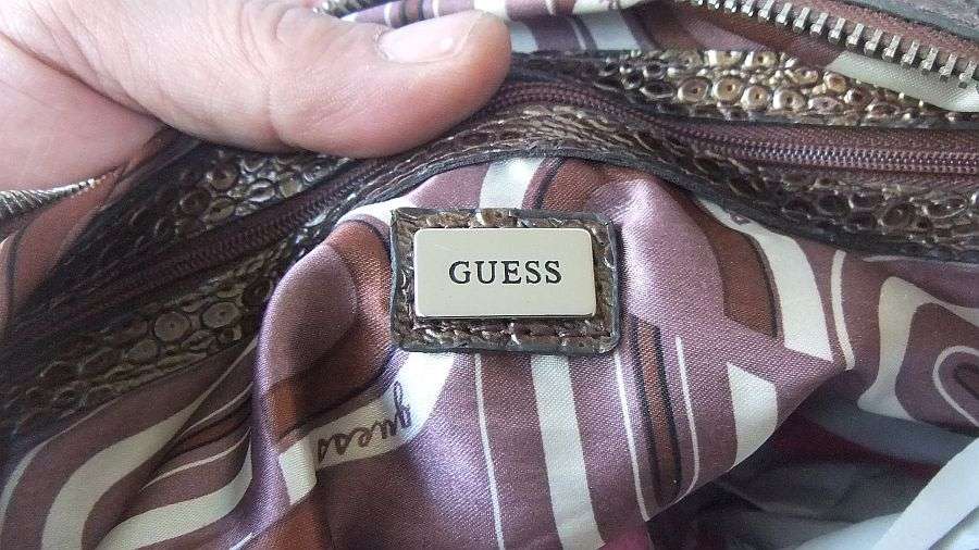 WOW !! A SUPERB QUALITY ORIGINAL "" GUESS "" HANDBAG IN EXCELLENT CONDITION !! LOVE IT !!