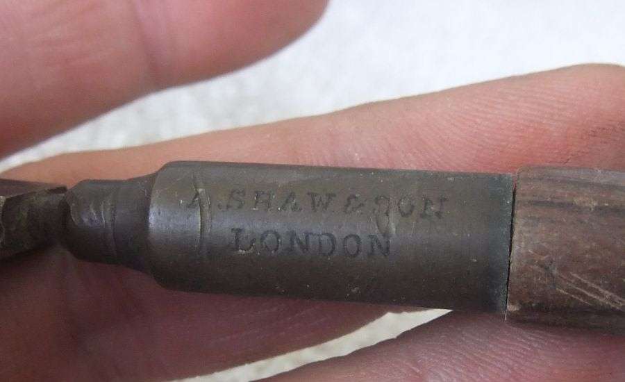 WOW !! AN ABSOLUTELY AWESOME OLD CARPENTERS MITRE BOX BY "" ULMIA MODELL D "" WITH FREE TOOL !!