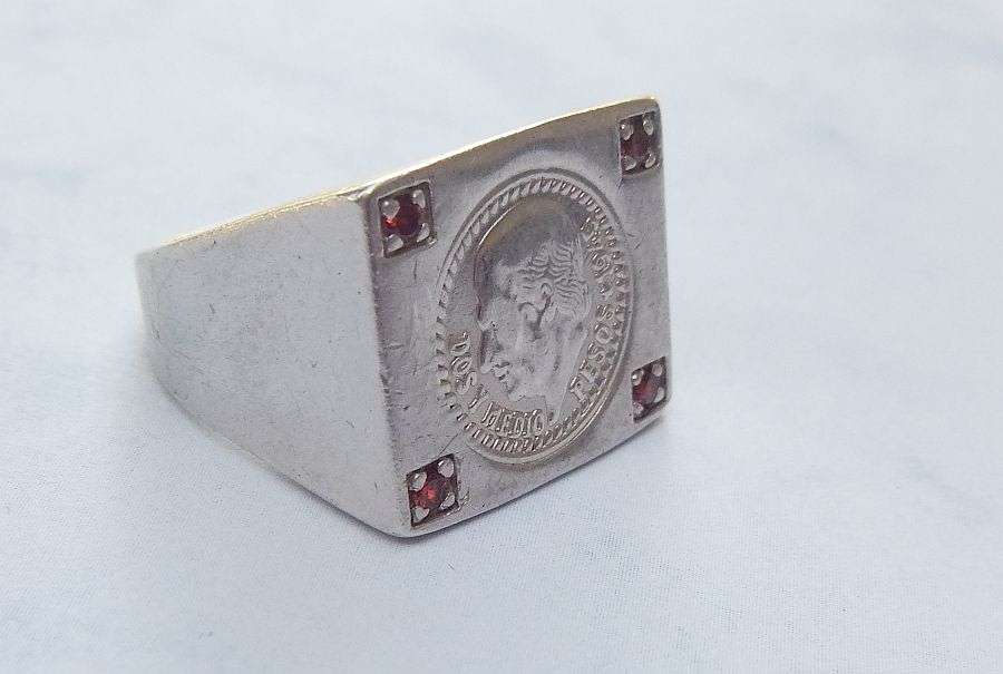 WOW !! A SUPERB VINTAGE LOOK SOLID STERLING SILVER COIN RING WITH 4 FACETED RUBY COLOR STONES !!