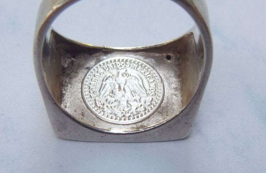 WOW !! A SUPERB VINTAGE LOOK SOLID STERLING SILVER COIN RING WITH 4 FACETED RUBY COLOR STONES !!