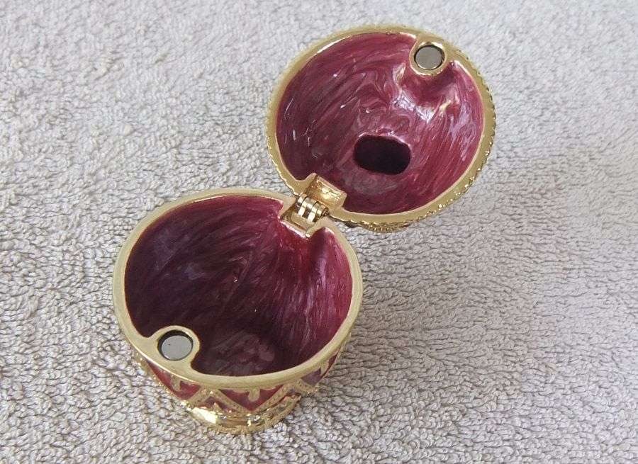 A GORGEOUS HEAVY METAL AND ENAMEL "" JEWELED "" FABERGE STYLE TRINKET BOX WITH MAGNETIC CLASP !! WOW