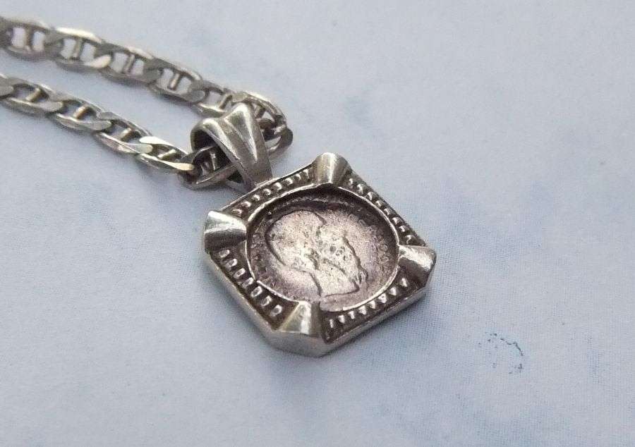 WOW !! A GOOD QUALITY STERLING SILVER NECKLACE WITH AN OLD SCHOOL STERLING SILVER COIN PENDANT !!