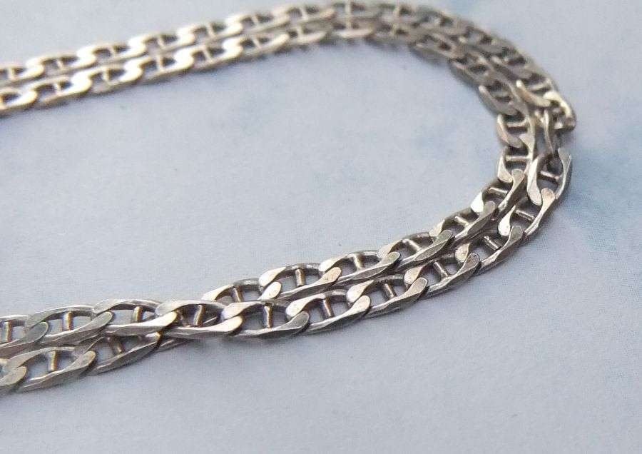 WOW !! A GOOD QUALITY STERLING SILVER NECKLACE WITH AN OLD SCHOOL STERLING SILVER COIN PENDANT !!