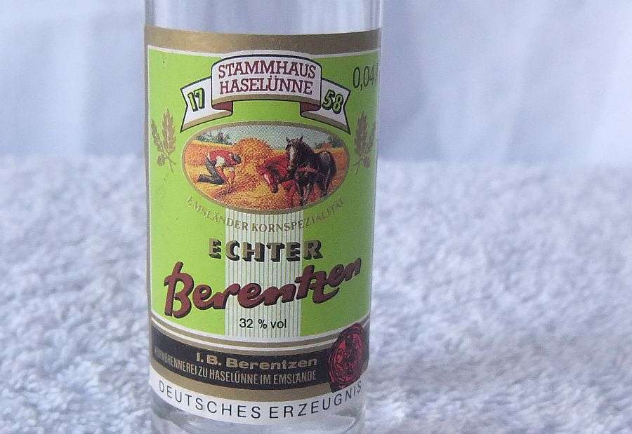 SEALED !! BERENTZEN LIQUEUR !! 40 ML VINTAGE MINIATURE !! 32 % ALCOHOL !! FREE COMBINING !!