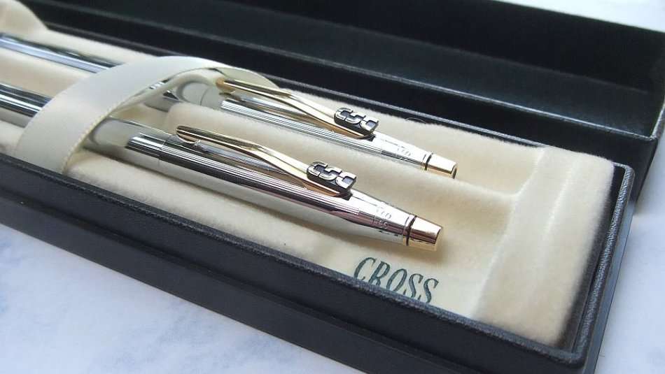 A CLASSY GOOD AS NEW "" CROSS MEDALIST "" BALLPOINT PEN & PACER SET IN ORIGINAL CASE AND SLEEVE
