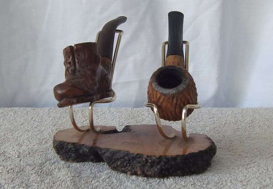 A SUPERIOR QUALITY CARVED "BOOT" SMOKING PIPE WITH GENUINE BRIAR PIPE AND STAND !! ALL MARKED !! WOW