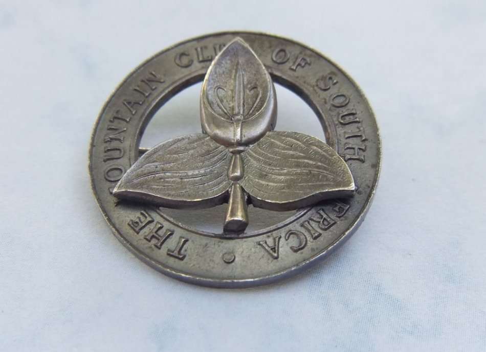 NEVER SEEN THIS BEFORE ? A SOLID STERLING SILVER BADGE !! THE MOUNTAIN CLUB OF SOUTH AFRICA  !! MOOI