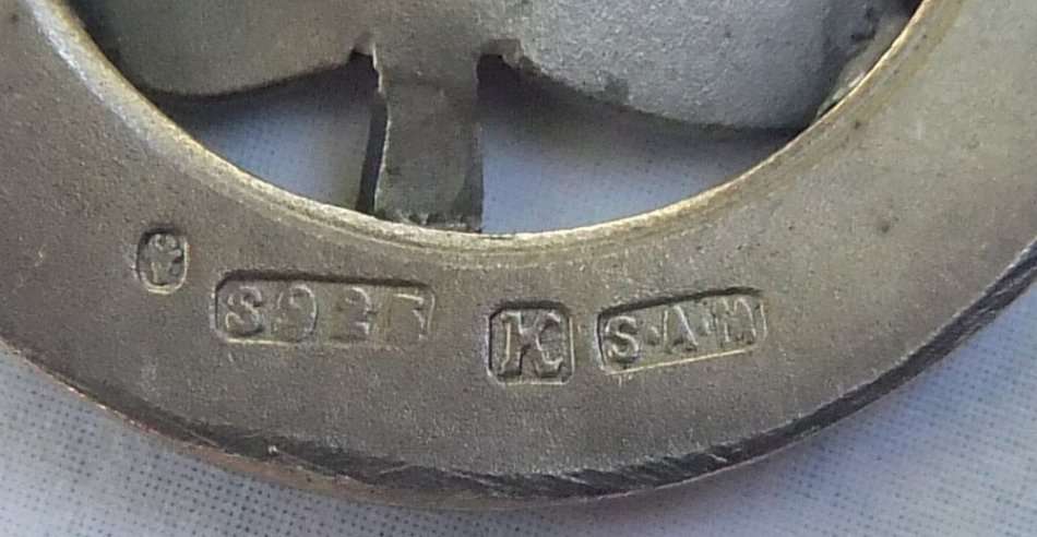 NEVER SEEN THIS BEFORE ? A SOLID STERLING SILVER BADGE !! THE MOUNTAIN CLUB OF SOUTH AFRICA  !! MOOI