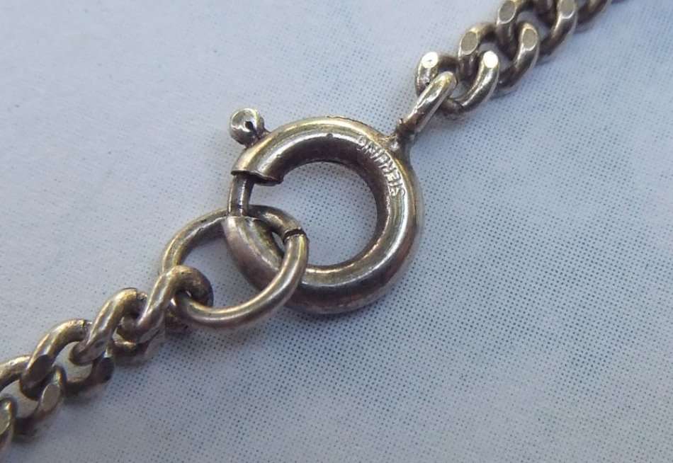 AN EXTRA LONG STERLING SILVER NECKLACE WITH A CLASSY ENAMEL ON STERLING SILVER PENDANT !! WOW !!