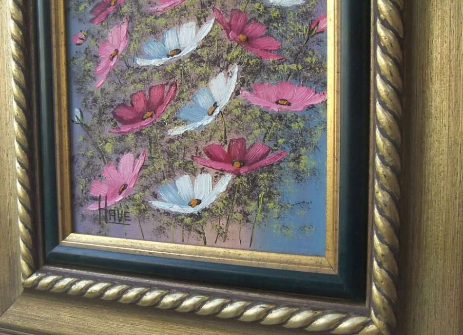 WOW !! A BEAUTIFULLY FRAMED SIGNED ORIGINAL OIL ON BOARD PAINTING OF A FLORAL ARRANGEMENT !! LOVELY