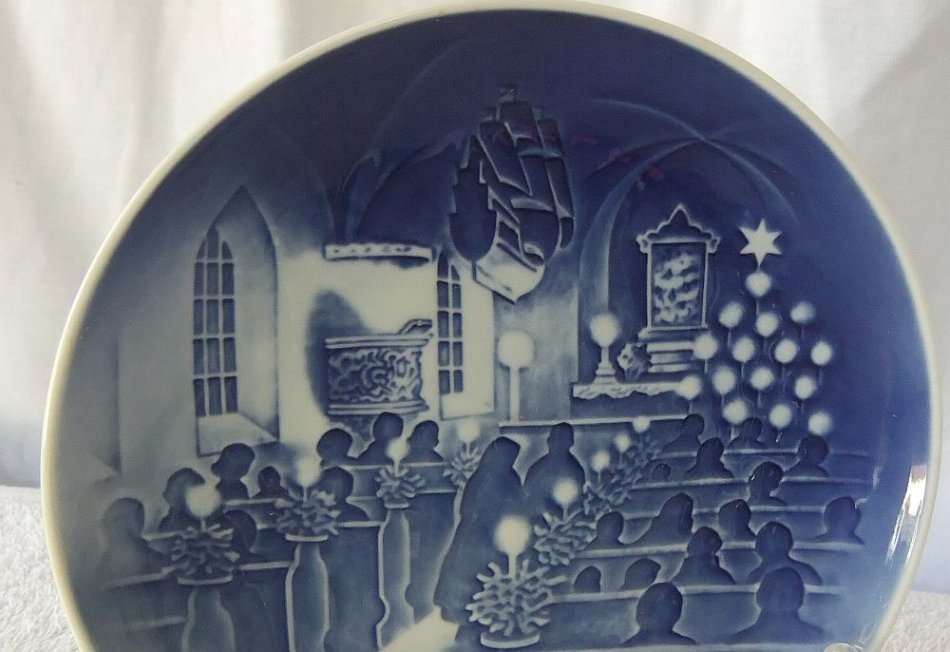 BING & GRONDAHL "JULE" AFTER CHRISTMAS 1968 DISPLAY PLATE COPENHAGEN DENMARK !! VALUE !! QUALITY !!