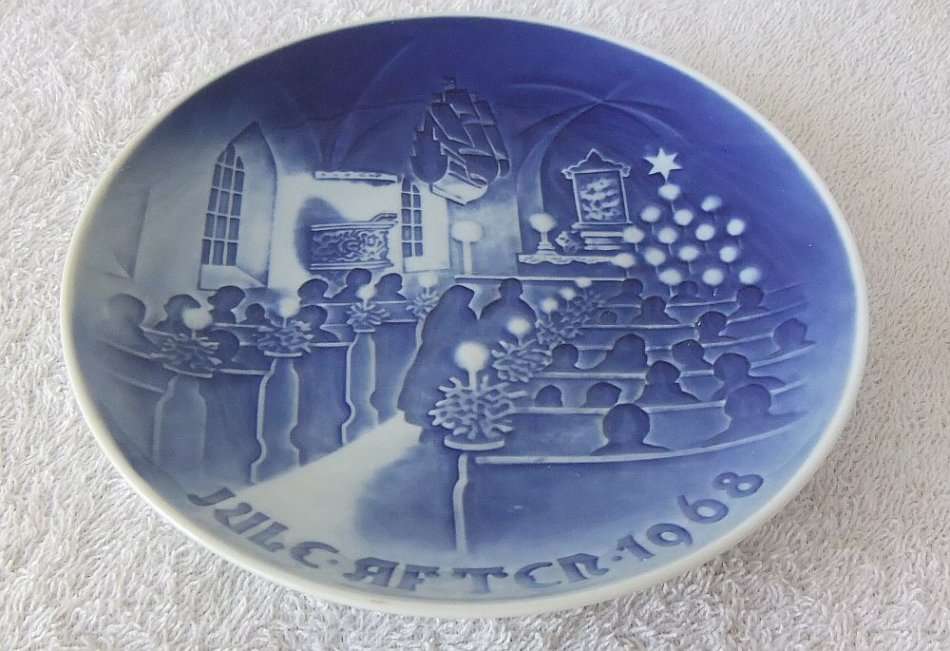 BING & GRONDAHL "JULE" AFTER CHRISTMAS 1968 DISPLAY PLATE COPENHAGEN DENMARK !! VALUE !! QUALITY !!