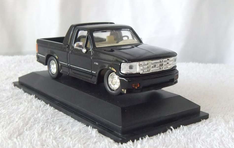 1990`s DIE CAST METAL !! FORD F-150 PICKUP NEVER PLAYED WITH !! FREE COMBINING !!
