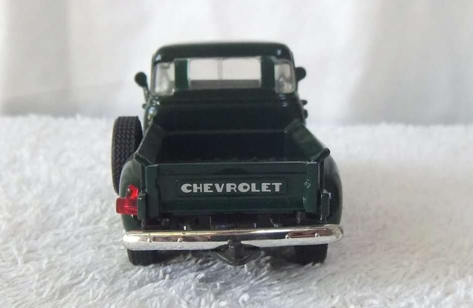 1990`s DIE CAST METAL !! CHEVROLET C3100 PICKUP NEVER PLAYED WITH !! FREE COMBINING !!