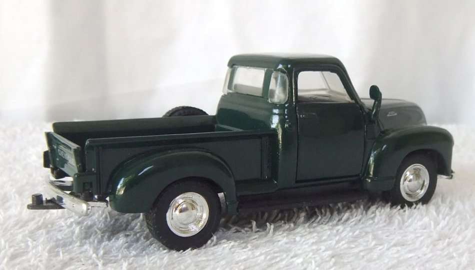 1990`s DIE CAST METAL !! CHEVROLET C3100 PICKUP NEVER PLAYED WITH !! FREE COMBINING !!