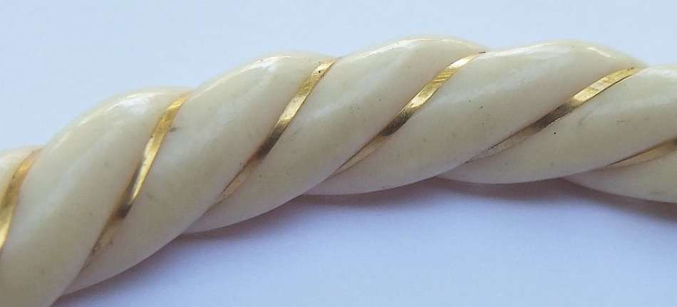 AN EXQUISITE VINTAGE DESIGNER STAMPED CARVED BONE BANGLE WRAPPED IN 14 CT GOLD !! LOOK AND READ !!
