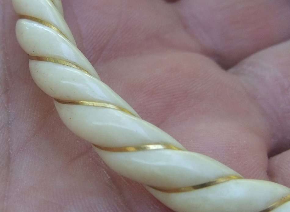 AN EXQUISITE VINTAGE DESIGNER STAMPED CARVED BONE BANGLE WRAPPED IN 14 CT GOLD !! LOOK AND READ !!