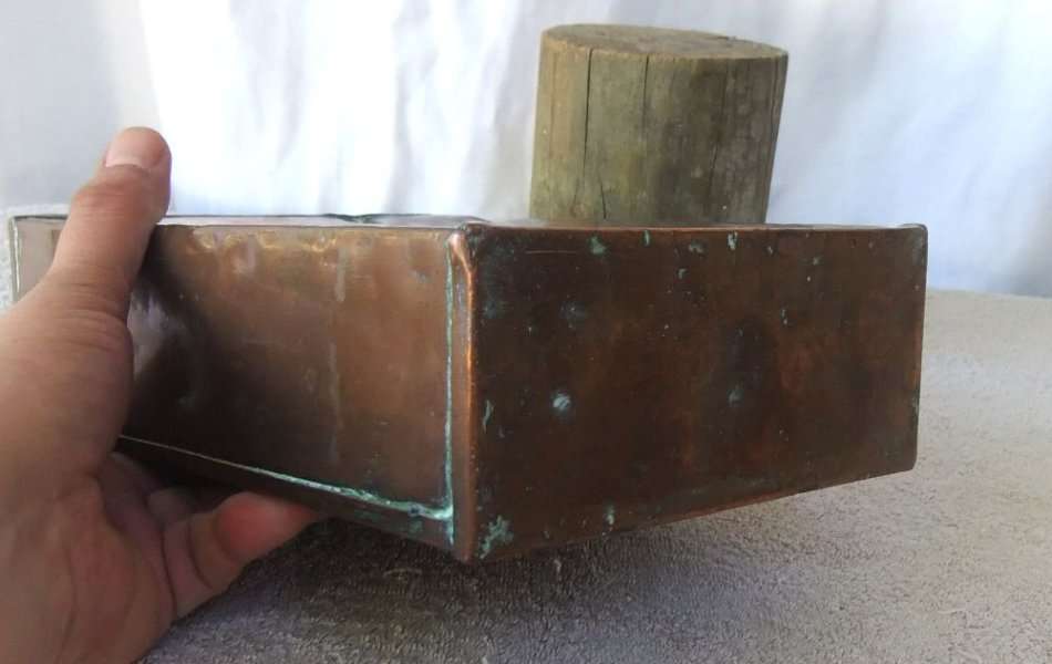 UNKNOWN USE !! AN OLD LOOKING NUMBERED COPPER CAN , PERHAPS FOR OILS OR FUEL !! HEAVY LITTLE THING