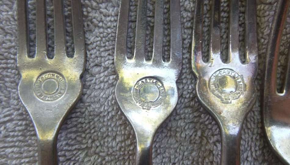 A COLLECTION OF 68 VARIOUS VINTAGE / ANTIQUE PIECES OF CUTLERY !! SOME HISTORICAL PIECES !! LOOK !!